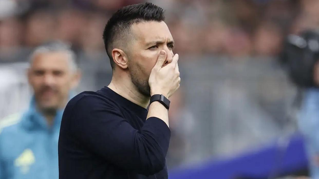 太狠了！今夜阿贾克斯临场应变赛前亚特兰大官宣签约，清晨斯图加特备战荷甲(荷甲最新比分及积分榜)